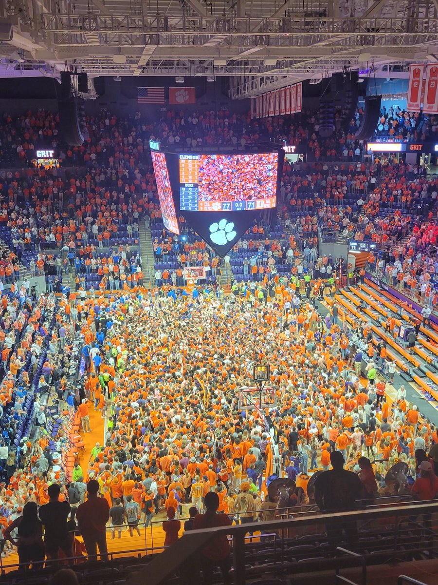 Mike Money tweet media