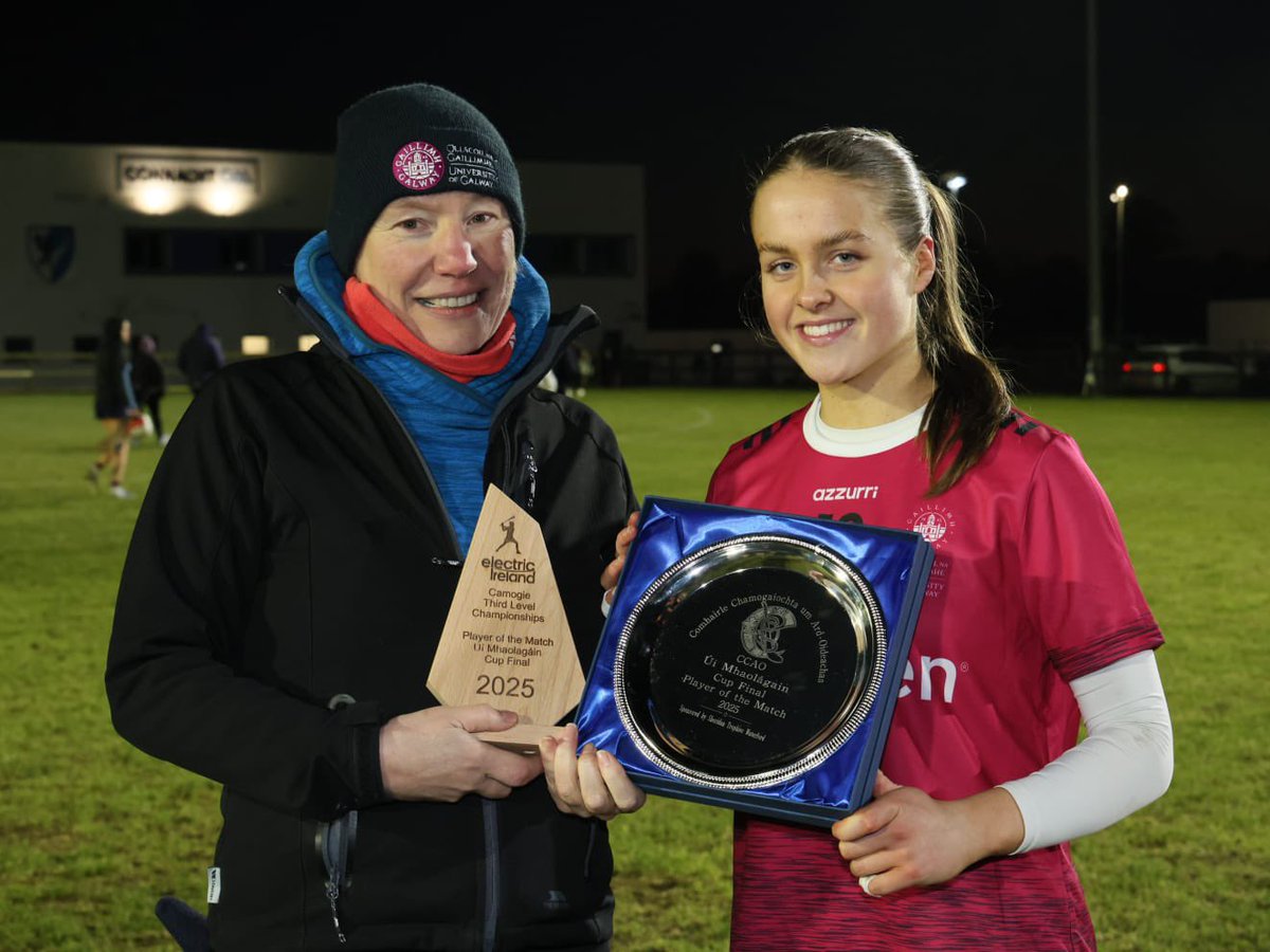 GalwayCamogie96's tweet photo. Congrats to @Camogie_OG who overcame Ulster University Magee in the Uí Mhaolagáin cup final this evening in Bekan! 

The side were captained by Rachael Linnane and Aoife Dooley. The player of the game was Lisa English! 

A great finish to a great day for https://t.co/mJohcfhJM1