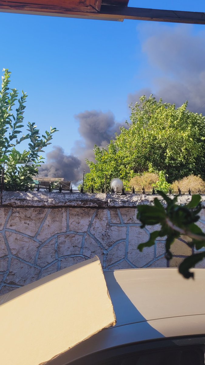 Andreitafch's tweet photo. #incendio en ferretería en #lagranja Linares con Lirquén. Hay por los menos 3 viviendas afectadas 😞 @chvnoticias @meganoticiascl @24HorasTVN @T13 https://t.co/UncupDN18b