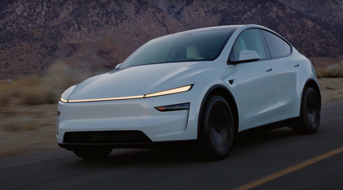 SawyerMerritt's tweet photo. Tesla says the tires on the new Model Y are the most efficient they've ever made.

"They have lower rolling resistance, better handling and less road noise, coupled with a brand new suspension design." https://t.co/XvYMmo09r5
