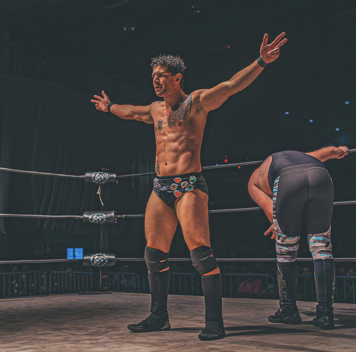 Presence. 🫡 
📸: <a href="/TheRealJoshMAC/">Josh McDaniel 📷</a> 
<a href="/WildKatSports/">WildKat Sports</a>