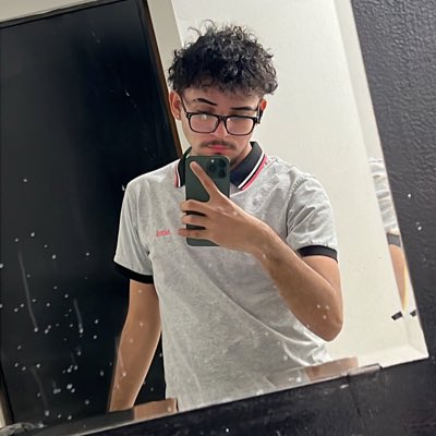 SpoMzz's tweet photo. #NuevaFotoDePerfil https://t.co/lqDwQmSYYb