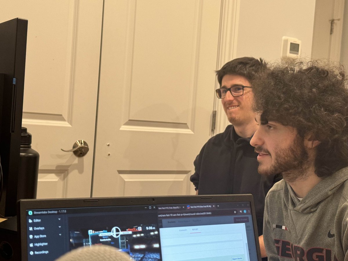 Had somewhat of an epiphany from my fest yesterday and the discussion the smash scene had about venue fees a while back. 🧵

I only charged 5-8$ per person compared to 15-20 that locals have, but not only did none of my attendees object to it, I feel like they would've been-