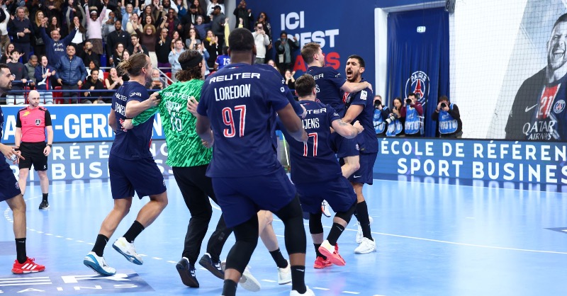 psghand's tweet photo. Héroïques, nos Parisiens font chuter Nantes et filent en demi-finale ! #PSGNAN