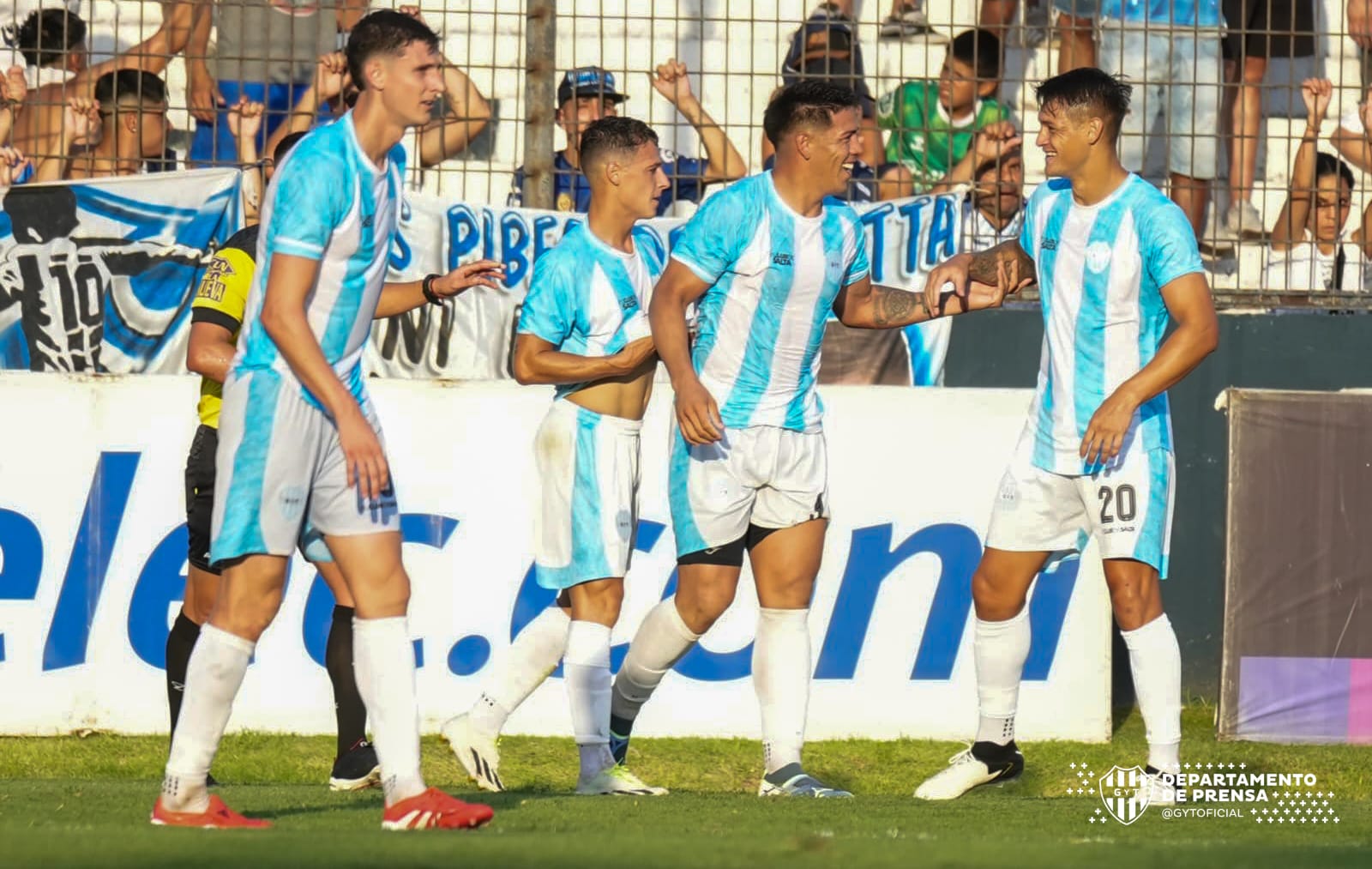 GjTGsyIW8AAf7hH?format=jpg&name=large