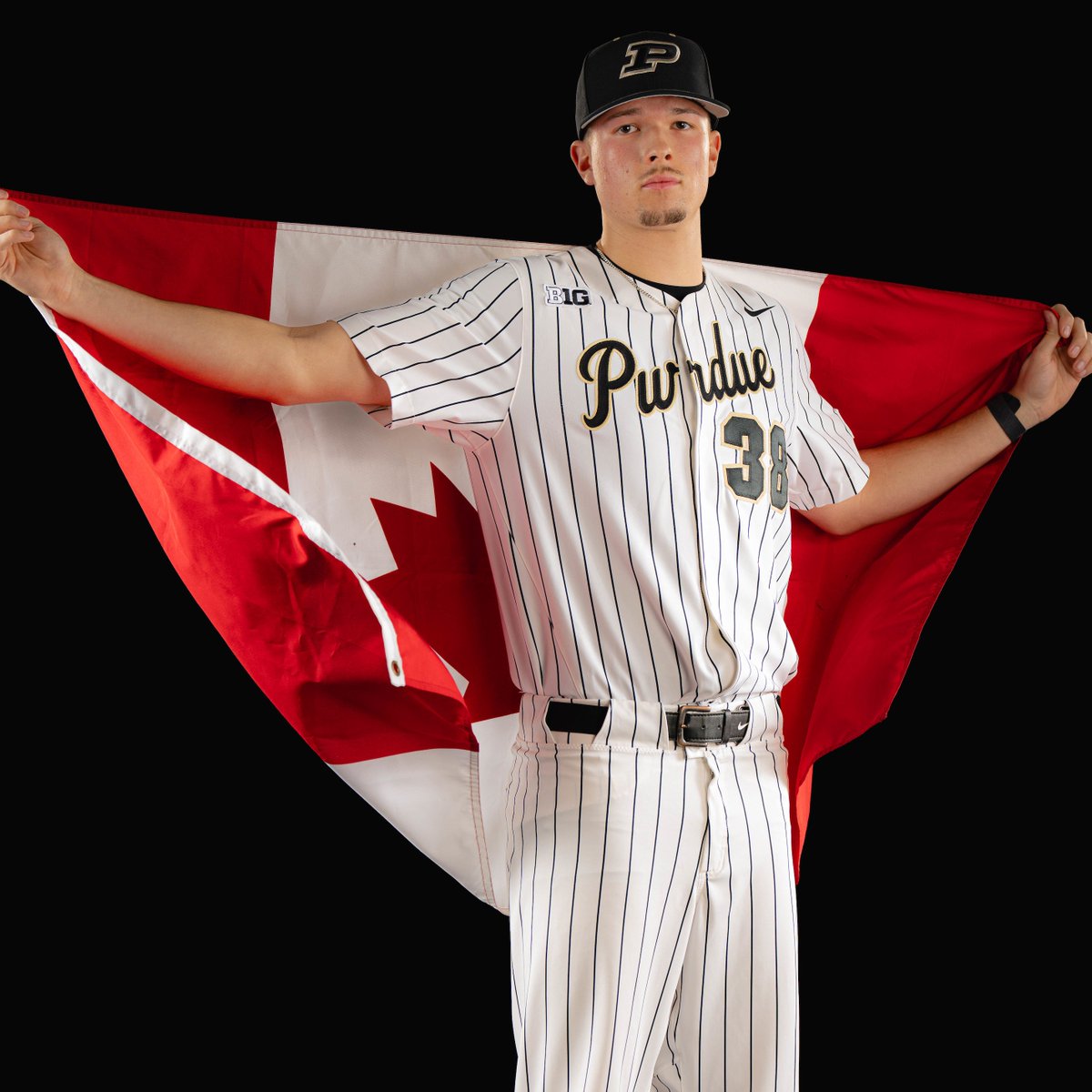 Flying Their Flag on Photo Day 🍁🇨🇦

🚂 @Manias_Aaron - Uxbridge, Ontario
🚂 @Evan_Schweizer - Oakville, Ontario