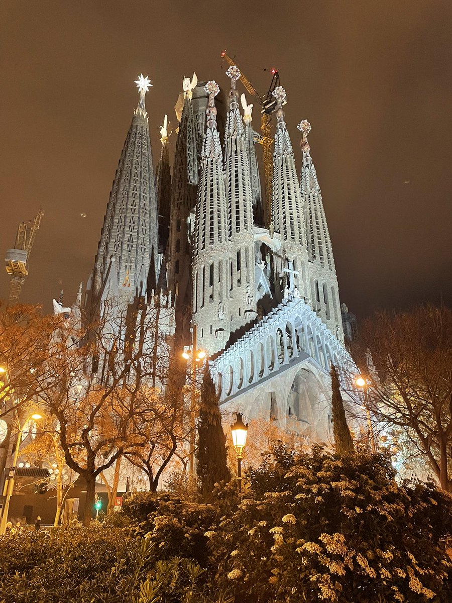 Coral Càrmina (@coralcarmina) on Twitter photo Ahir vam tenir l'honor de cantar a la Missa de celebració del 65è aniversari de <a href="/mansunides/">Mans Unides Barcelona</a> a la <a href="/sagradafamilia/">La Sagrada Família</a>. Gràcies per convidar-nos i enhorabona i gràcies per tots aquests anys de solidaritat i entrega als més desafavorits! Ahir vam tenir l'honor de cantar a la Missa de celebració del 65è aniversari de <a href="/mansunides/">Mans Unides Barcelona</a> a la <a href="/sagradafamilia/">La Sagrada Família</a>. Gràcies per convidar-nos i enhorabona i gràcies per tots aquests anys de solidaritat i entrega als més desafavorits!