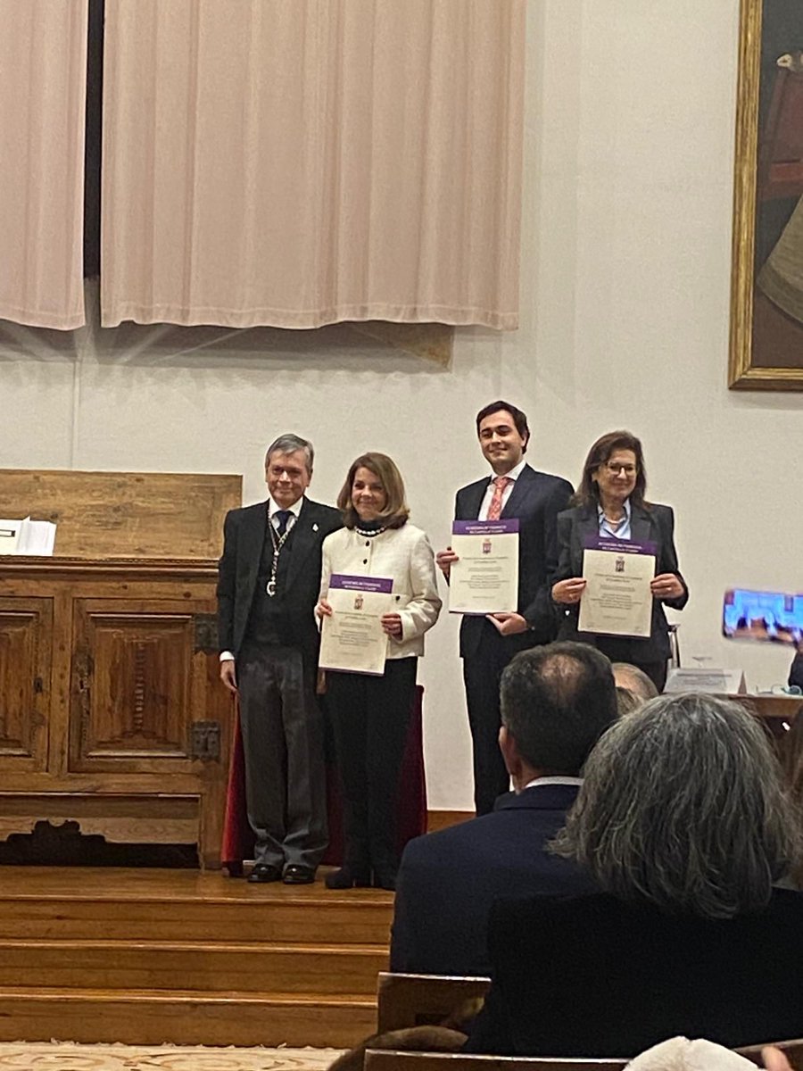 Carlos Bocos de Prada (@carlosbocosdep) on Twitter photo Premio Acad Farmacia de Castilla y León al trabajo "Potencial neuroprotector del zumo de bayas de Corema album" N. Acero, A. Canoyra, D. Muñoz-Mingarro, A. J. León, C. Martín Cordero. Facultad de Farmacia, <a href="/USPCEU/">Universidad CEU San Pablo</a>
Salamanca, 7 febrero 2025 <a href="/USPCEUprensa/">USPCEU prensa</a> <a href="/AcaFarmaciayCyL/">Academia de Farmacia de Castilla y León</a> Premio Acad Farmacia de Castilla y León al trabajo "Potencial neuroprotector del zumo de bayas de Corema album" N. Acero, A. Canoyra, D. Muñoz-Mingarro, A. J. León, C. Martín Cordero. Facultad de Farmacia, <a href="/USPCEU/">Universidad CEU San Pablo</a>
Salamanca, 7 febrero 2025 <a href="/USPCEUprensa/">USPCEU prensa</a> <a href="/AcaFarmaciayCyL/">Academia de Farmacia de Castilla y León</a>
