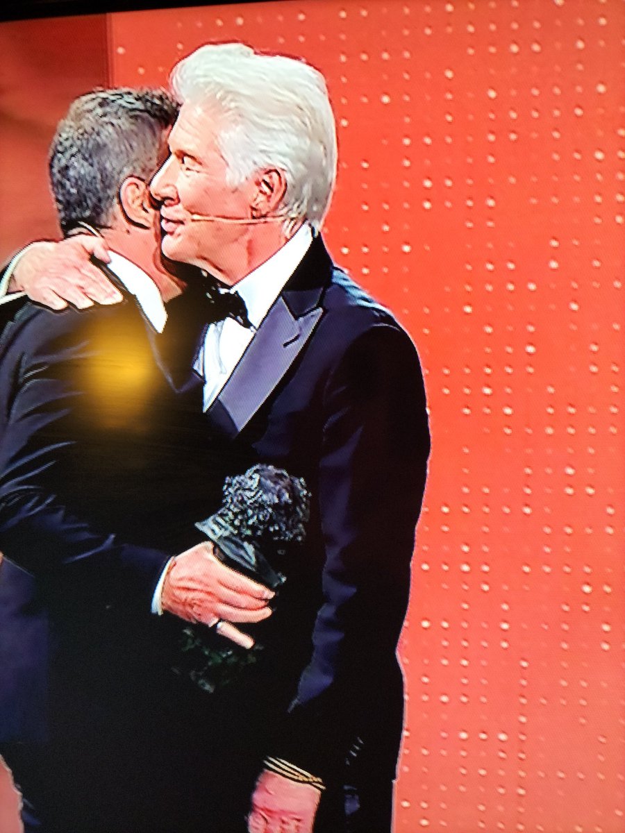 rociolgn's tweet photo. Goya de honor internacional is fantasticooo Richard Gere👏👏👏#Goya2025 https://t.co/suowp0xtTP