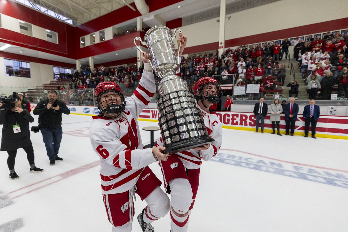 UWBadgers's tweet photo. 🏆🏆🏆🏆 https://t.co/lya9wdjQvC