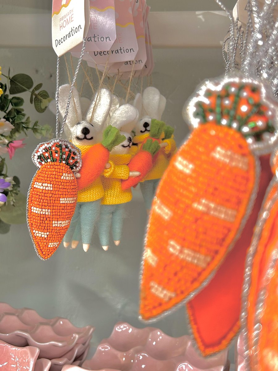 These cute little accessories and tableware are so healing🍀💕 The colorful world always makes people want to smile😊🥕 Every day should be as cute as them～🌈🐰