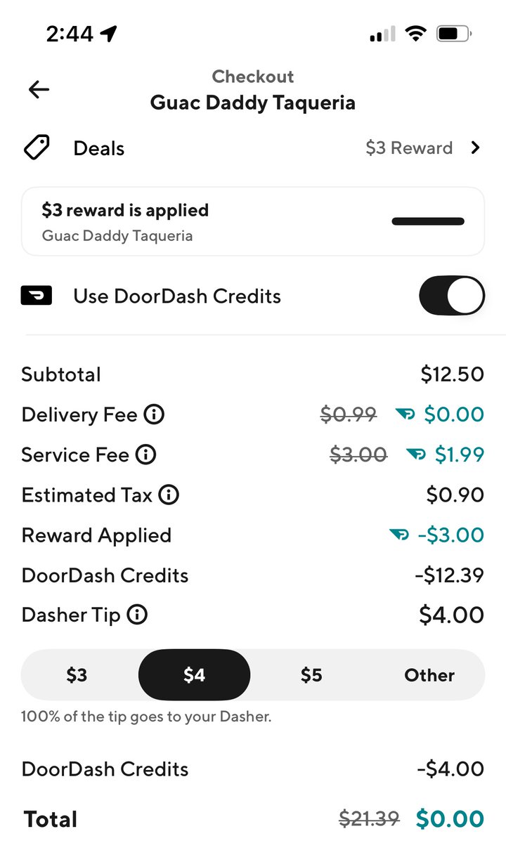 SlamHarter's tweet photo. realized @DoorDash legit is scamming people out of money with fake discounts, here is the price difference on the same order after adding a $3 discount, makes the price goes from $21.68 to $21.39. the price on the costs of food and delivery doesn’t even match the total they show https://t.co/l9GQqHDjQ0