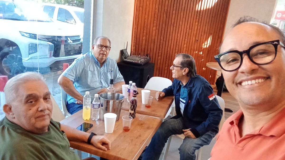 Se trata de la convivencia con gente que te hace feliz su compañía. 

<a href="/echichimatos/">Eugenio Andres Matos Rodríguez</a> <a href="/patinmatos/">Patin Matos</a> <a href="/vvma03/">virgilio martinez</a> <a href="/EMatosM/">Eugenio Matos</a>