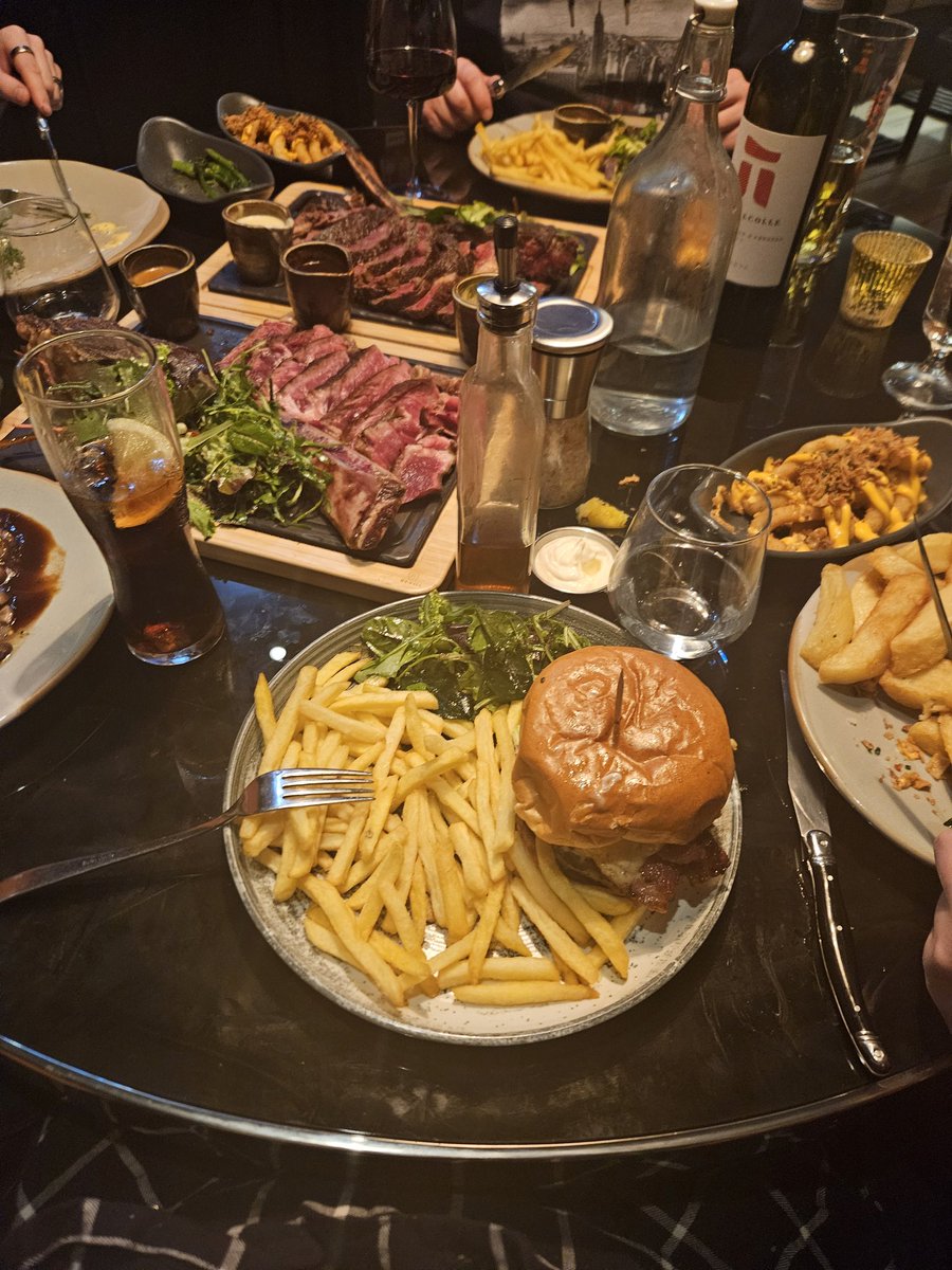 RebeccaGeekOut's tweet photo. Food was incredible 😲 https://t.co/jk4xLC1NWh