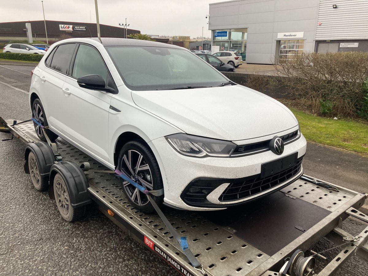 CaptainMov12489's tweet photo. And another one done today 
Volkswagen Polo R-line Black Edition 😍 dealer transfer ready for its new owner! 

#polorline
#new74polo
#volkswagendeswinks

Available now from 
@deswinks VW Scarborough https://t.co/Mg2f3SUmhE