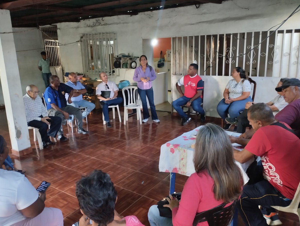 ADECOSCARONI's tweet photo. #8deFebrero visitando nuestras estructuras  junto con el equipo municipal encabezado por nuestra Sec. General @aidagonzalez33 
Los verdaderos adecos seguimos en la lucha . 
@FreddyValera_AD 
@PieroMaroun https://t.co/KOTVlkgCR7