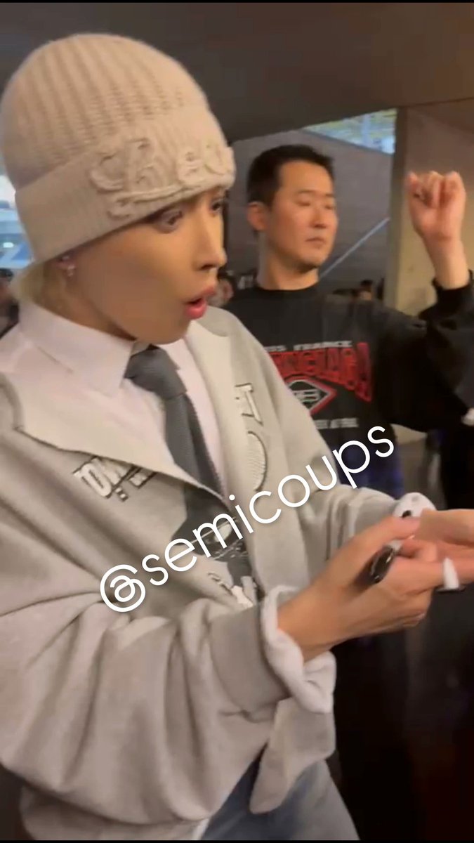 pau met atz !¡ is seeing 5sos ☆ tweet media