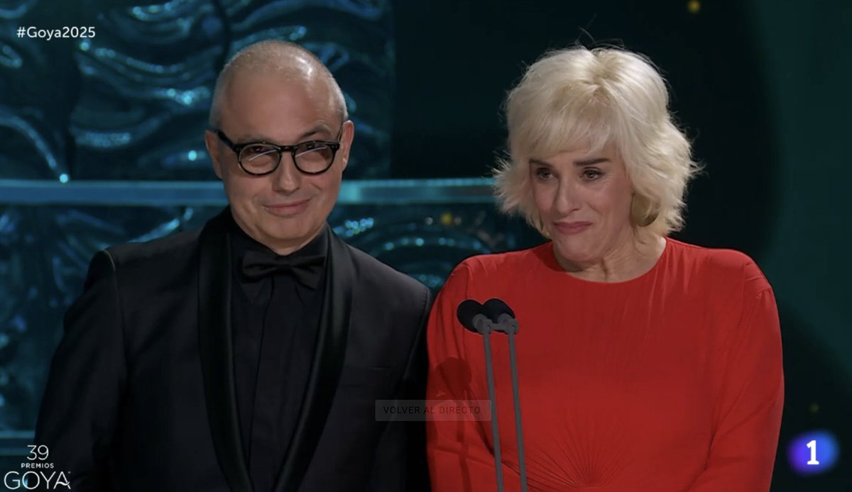 Momentazo la aparición de Camila Parker Bowles en la gala de los  #Goya2025