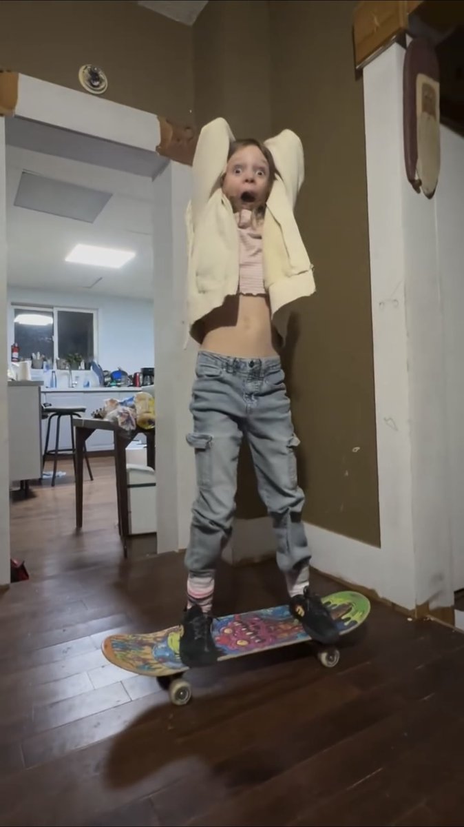sakubellybutton's tweet photo. この動画を見た感想
一般人「すげぇ���」
へそフェチ「おヘソ〜」 https://t.co/o0yl7BK1tj