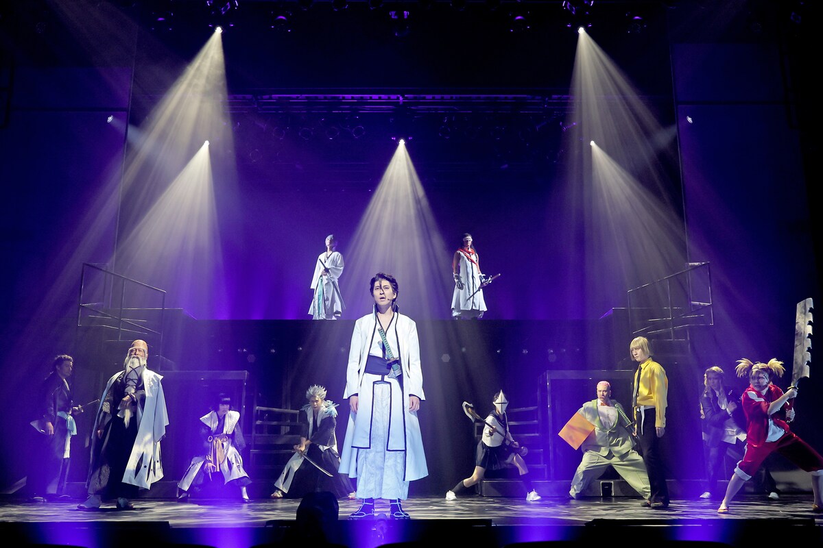 stage_natalie's tweet photo. 木原瑠生らが“最高に熱い舞台”を届ける「ROCK MUSICAL BLEACH」破面篇後編、開幕（舞台写真 / コメントあり）
https://t.co/XJv5Vcrylu

#RMBLEACH https://t.co/GpRJHIew1N