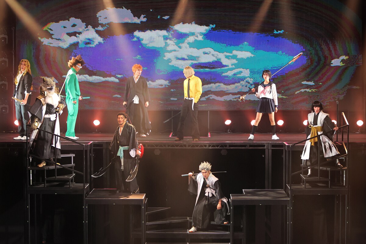 stage_natalie's tweet photo. 木原瑠生らが“最高に熱い舞台”を届ける「ROCK MUSICAL BLEACH」破面篇後編、開幕（舞台写真 / コメントあり）
https://t.co/XJv5Vcrylu

#RMBLEACH https://t.co/GpRJHIew1N