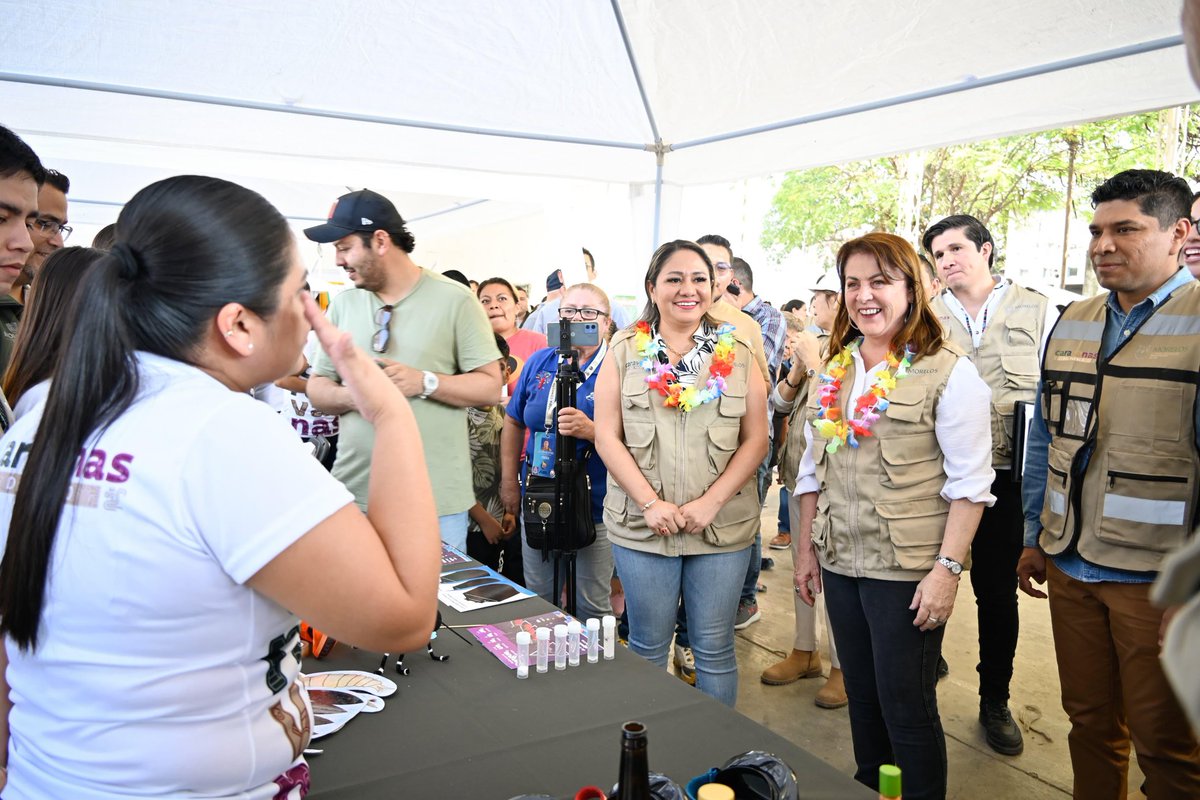 GobiernoMorelos's tweet image. La gobernadora @margarita_gs visitó #Jantetelco y #Ayala con las Caravanas del Pueblo, ofreciendo diversos trámites y servicios de salud gratuitos. Para garantizar que cada comunidad tenga acceso a los servicios y programas.

➡️facebook.com/share/p/15QDKF…

#LaTierraQueNosUne