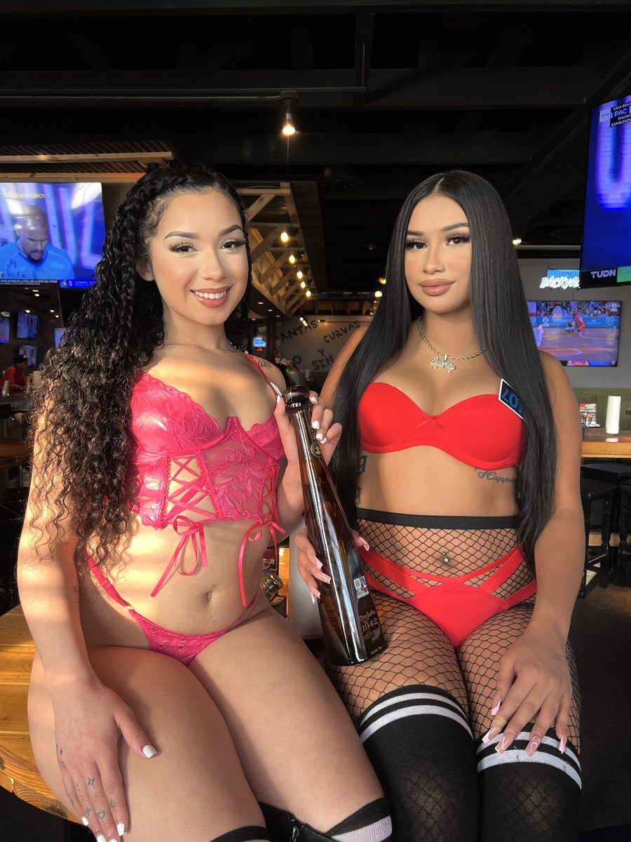 Ojos locos baddest, who’s your fav left or right?😍🥰👅