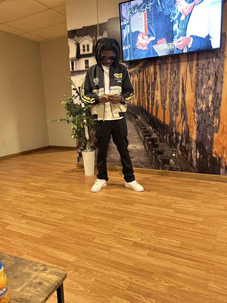 bosssquan's tweet photo. I’m Tryna out-Do myself these niggas ain’t even Doing Enough 😮‍💨💳 https://t.co/pDHA9iCcb4