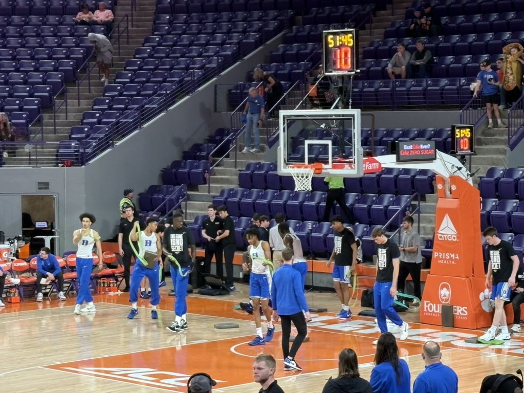 BukerRon's tweet photo. Gametime https://t.co/AwKFCWLLZw