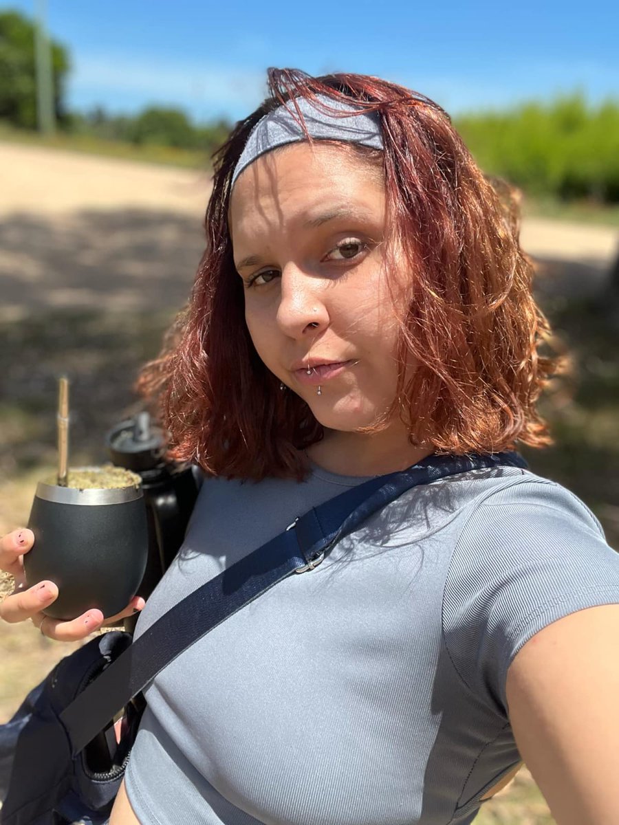 Madre desesperada solicita informemos sobre su hija floridense de 18 años desaparecida desde el miércoles 5.
Lo último es que se sentía mal y se dirigía al Hospital de Clínicas en Montevideo
Su nombre es Alexandra Berrospe y ahora su cabello es de color negro, info al 095 981 147