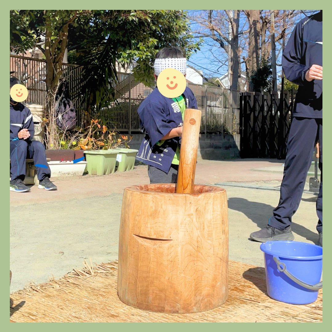 kinomi_en's tweet photo. 餅つきをしました！
職業体験に来ていた中学生と一緒に行いました。
中学校の先生も手伝いに来てくれました🤲´-
ついたお餅はその場で味付けして、給食の時に食べました。
 #園児募集  #江戸川区  #キリスト教幼児教育きのみ  #おもちつき  #市川市 https://t.co/7Evqap0yHV
