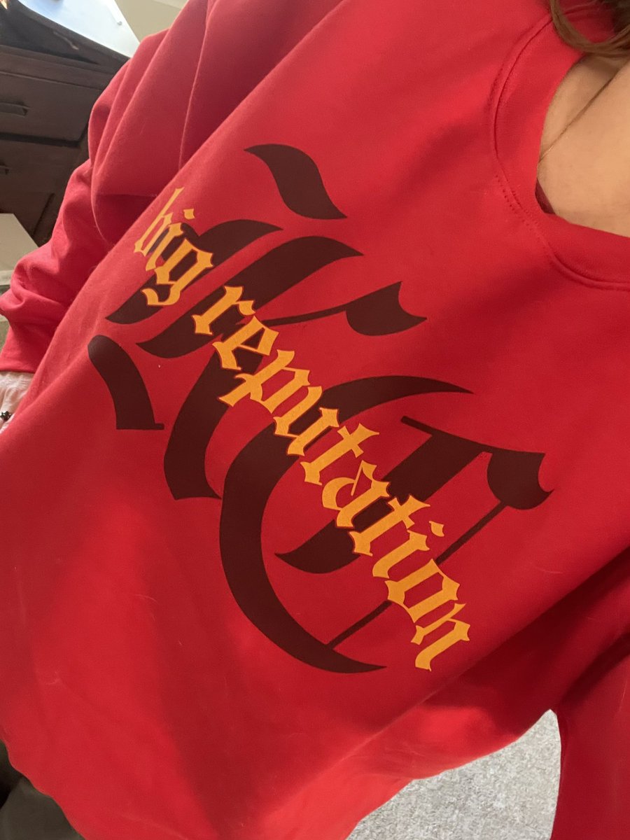 kcginger13's tweet image. I’m wearing my “KC big reputation” sweatshirt I got from @KCSwaggerShop today!!
