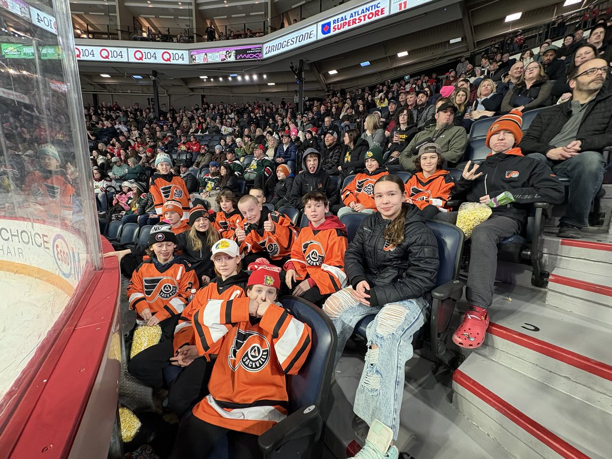 #gomoosego Sackville U13AA Flyers hockey fights cancer