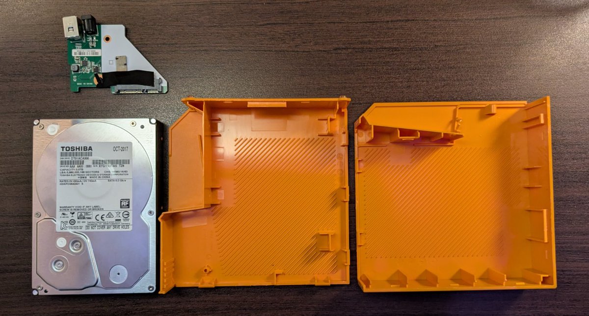 day_support's tweet photo. I-O DATAの外付けハードディスク、EX-HD3ELORからのデータ復旧実績です。

【メーカー】I-O DATA

【型番】EX-HD3ELOR（3.0TB）

【他社診断】なし

【症状】接続すると他の作動する外付けHDDと同じような音がしますが

しばらく待ってもパソコンが認識しないままです。

それ以外の音はしません。

【診断】物理障害

【結果】認識が途切れがちではございましたが、不良セクタなく全量を抽出させていただき、復旧可能な全データを復旧をさせていただきました。

【復旧容量】2.22TB

【作業日数】17日

【料金】31,150円（復旧料金29,800円+送料1,350円）

https://t.co/B42GoqSslo