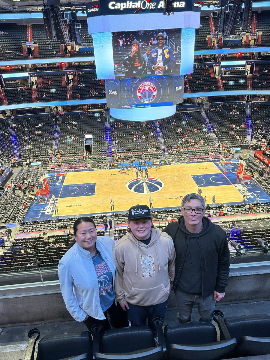 traveller571's tweet photo. Brent &amp; Seth’s First Game @WashWizards #ForTheDistrict #SocialMediaFamous 🤩🤩🤩 https://t.co/sjkvg4SYWQ