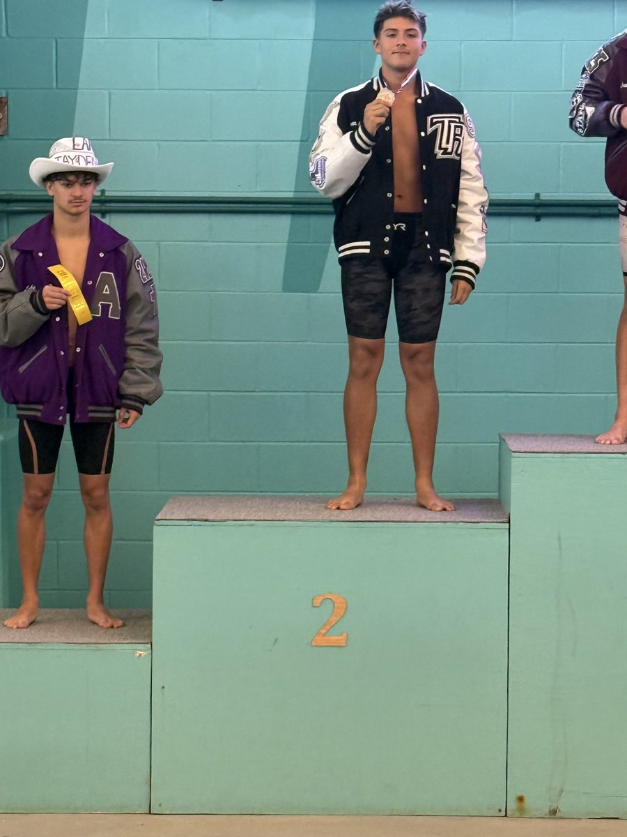 Ethan Esparza finishes 2nd in the 100 Backstroke at Regionals and qualifies for the State Meet!! <a href="/RandleHS/">Randle High School</a> <a href="/trhsathletics1/">TRHS Athletics</a> <a href="/lcisdathletics/">LCISD ATHLETIC DEPT.</a>
