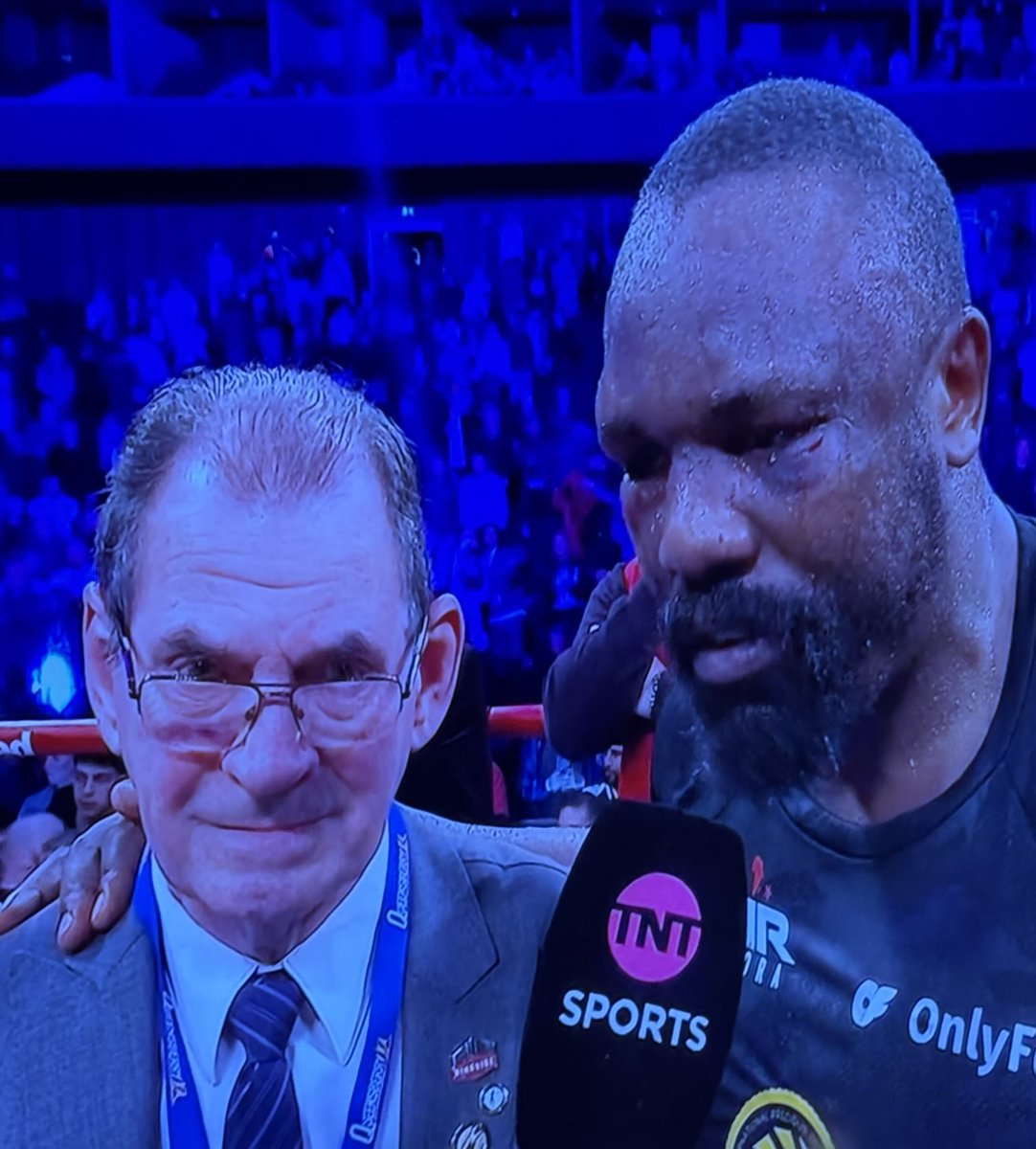 Props to CHISORA, honors John Oliver, his first trainer