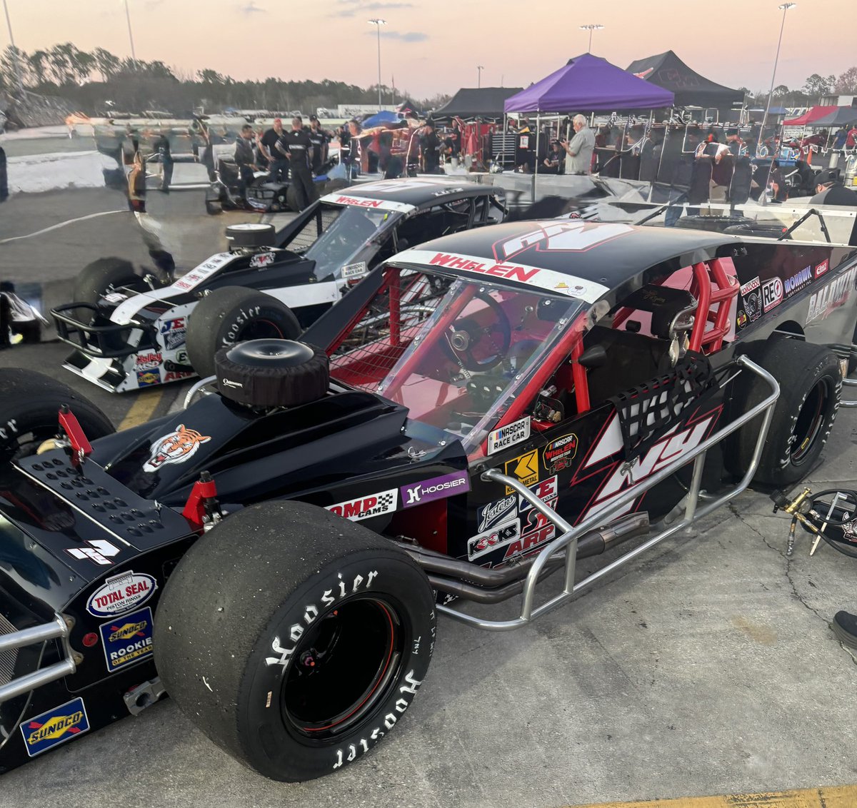 SMARTMods_'s tweet image. Defending #SMARTMods champ @LukeBaldwin7ny starts on the pole tonight in the NASCAR Whelen Modified Tour season opener at @newsmyrnaspdwy. 

Watch live on @FloRacing starting at 7:30pm.