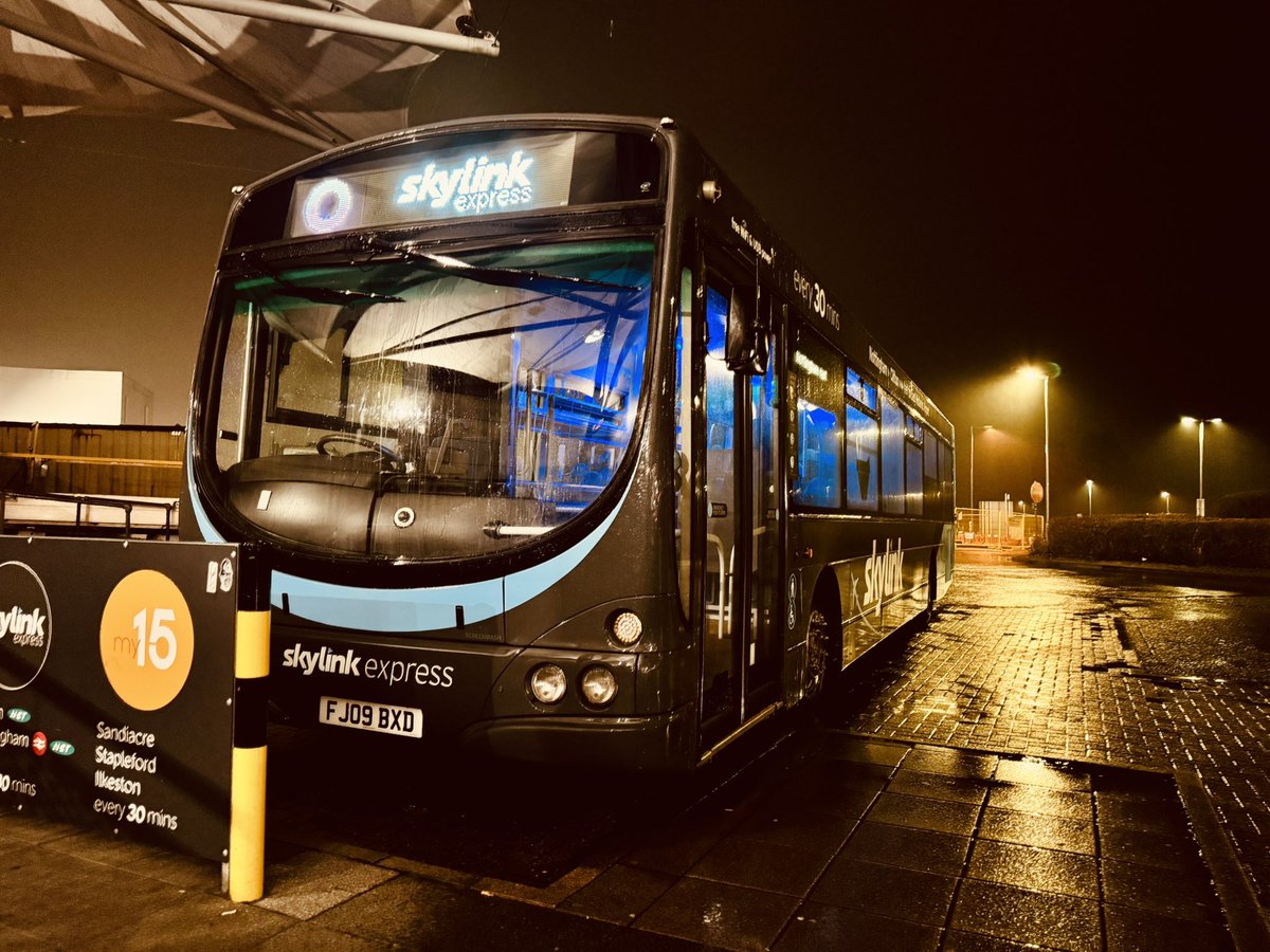 Bit of late night bus spotting. 

and the chance to see a fresh Volvo on the scene. 🩶🩵🚍