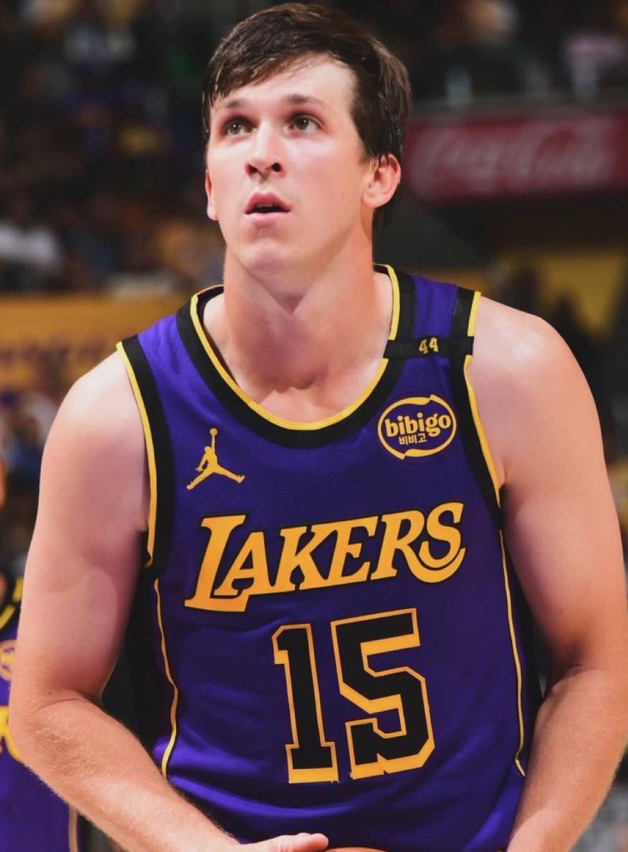 AUSTIN REAVES TODAY:

45 POINTS
7 ASSISTS 
6 REBOUNDS 
3 STEALS 
13/22 FGM
4/7 3PM

CAREER-HIGH. 🔥🔥🔥🔥