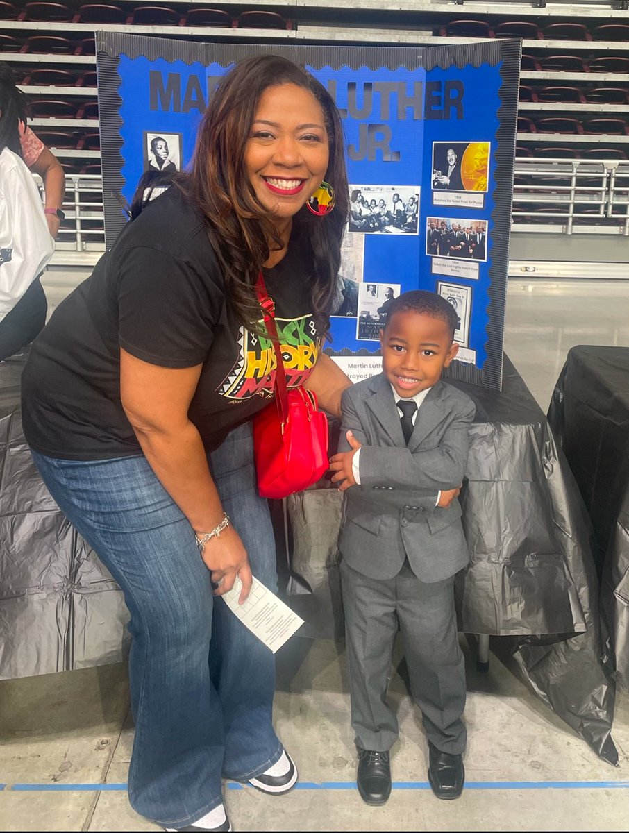 So proud of our Reece Academy students who shined at the <a href="/AldineISD/">Aldine ISD</a>  Black Excellence Expo!🌟Huge thank you to Mrs. Hopson for your outstanding work with our students and Mrs. Linda Johnson for volunteering at the event.♥️🖤💚💛✊🏾 <a href="/Primary_AISD/">Aldine ISD Early Learning</a>  <a href="/drgoffney/">Dr. LaTonya M. Goffney</a> <a href="/Aldine_FACE/">Aldine ISD Family and Community Engagement</a>