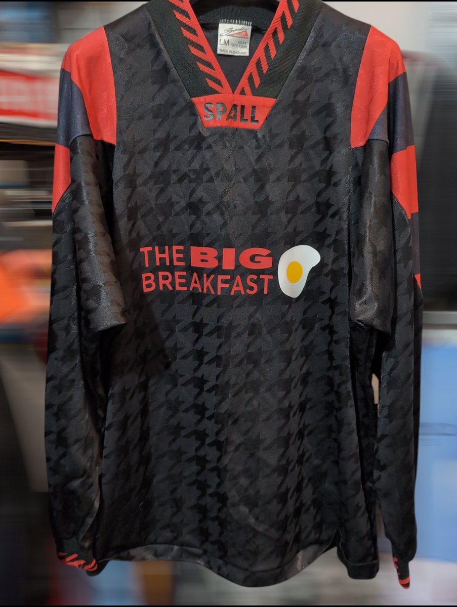 FootballCreatio's tweet image. Robbie Williams x The Big Breakfast away shirt 😁

#RobbieWilliams
#TheBigBreakfast