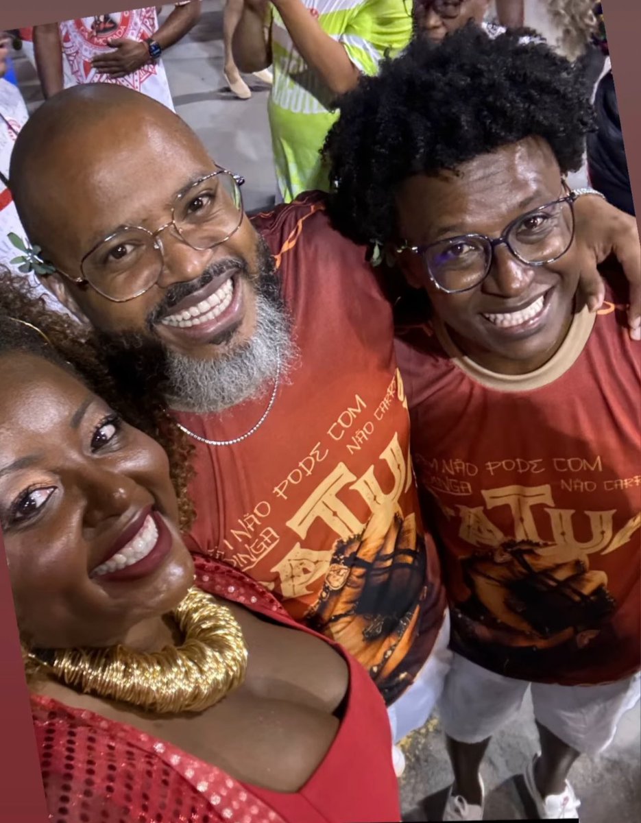 prettosoficial's tweet photo. Olha que encontramos na linha do tempo do samba e vamos desfilar na Morada do Samba - Ela mesma @levidica - querida Letícia Vidica!

Rumo ao Tri da @MocidadeAlegre 

#pagode #samba #mocidadealegre #prettos #musica #serieouro #carnaval2025 https://t.co/iwvSfLF4AB