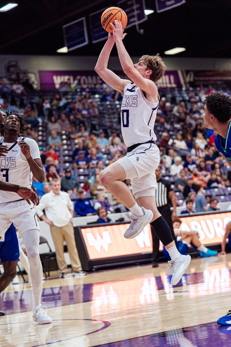 Double-double watch Dom 👀

10 points
6 rebounds

#AxeEm x #PressU
