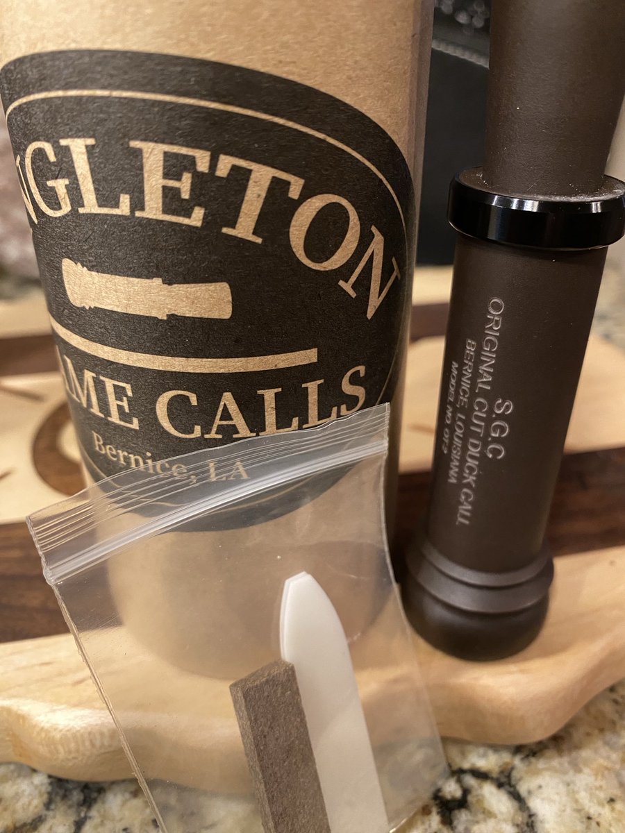 SuzieQuackers2's tweet image. Anniversary present from the Wifey! PS Olt tribute call from Singleton Game Calls in Bernice La! My first call was an Olt double! So this Single Reed is "All that and a Bag of Chips" after a little test run! The Sound of Foggy Central Valley, or Green Timber, mornings! #Hoorah