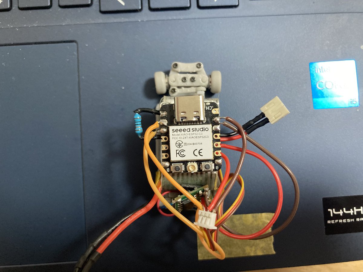 MSRC05347939's tweet image. 1/64リッジレーサー車両用自作RCシステムプロトタイプの完成です。シャーシ設計から無線制御系ソフトまで全て一貫して開発しました。サーボとモーター系の電源はバッテリーから直接引いています。
#リッジレーサー 
#ミニカー
#ラジコン
#プログラミング
#3dプリンタ
#ridgeracer