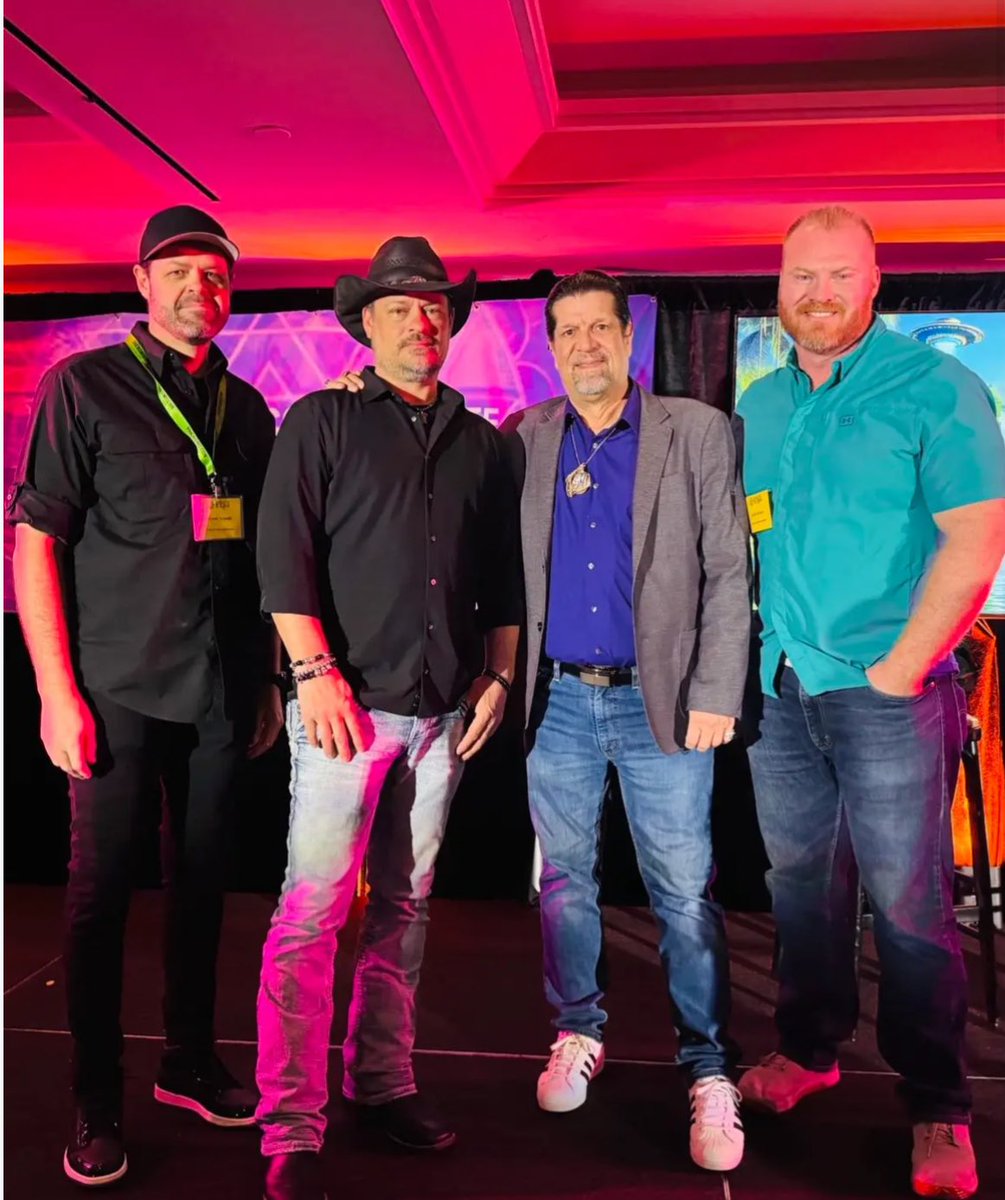 Great conversation with <a href="/JChurchRadio/">Jimmy Church</a>, <a href="/SWRDragon/">Bryant Arnold</a> <a href="/ThomasWinterton/">Thomas Winterton</a> today. It was fun being able to talk about experiences and the evidence collected on #Skinwalkerranch over the last few years.