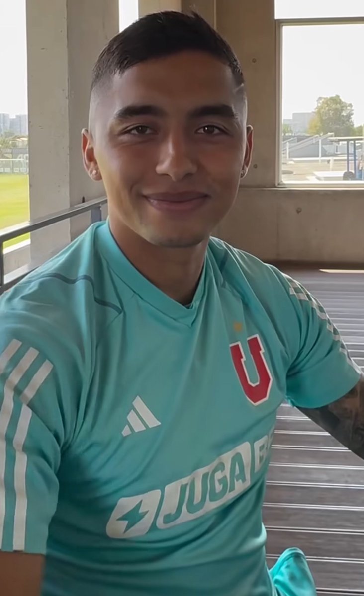 ReformedVasco's tweet photo. Mi abuelo le contó a mi papá de Leonel Sánchez, mi padre me contó de Marcelo salas y yo a mis hijos con orgullo les contaré de nicolas “bombardero” Guerra

#LaRojaxCHV https://t.co/SnyCRCUqpp
