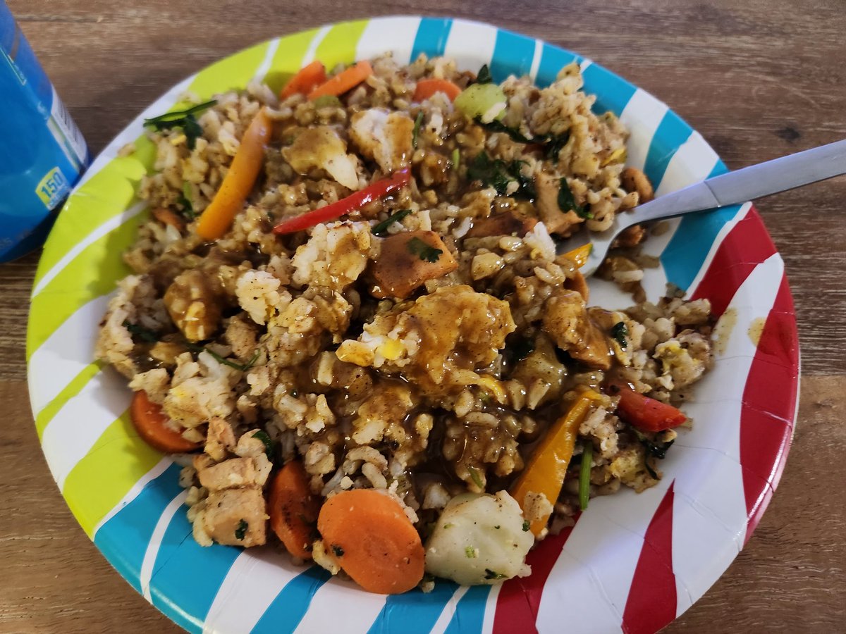 RamenEater777's tweet image. eating fried rice in the name of tootie frootie he would of liked that #rip #goat #findingnemo