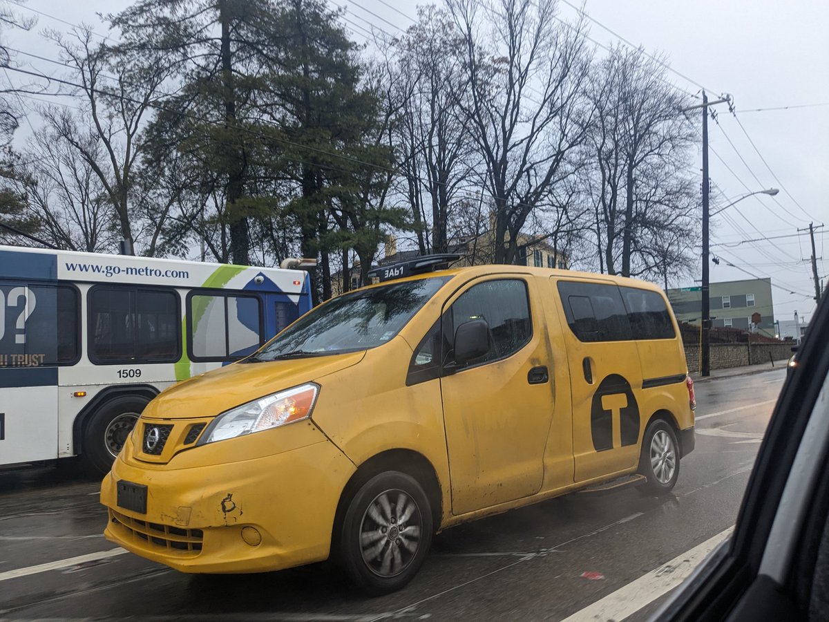 dylan_jt190's tweet photo. I saw this clapped out nyc cab Nissan NV on marketplace near me a few months ago it had like 500k miles and was only 1k or so, finally got to see it on the road today https://t.co/N5Y0Tx9XHw